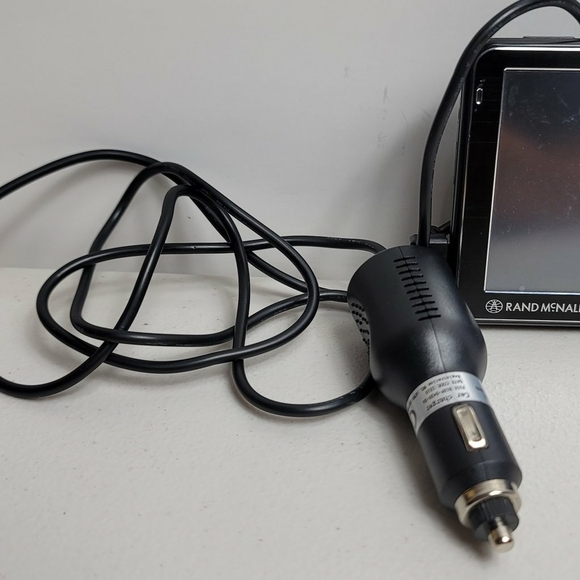 Rand McNally RE5 GPS Unit W/ Car Charging cable 5" Screen - Picture 2 of 6